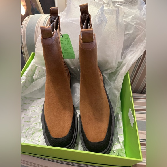 Sam Edelman Tan and Black Lulia Boots - Picture 10 of 16